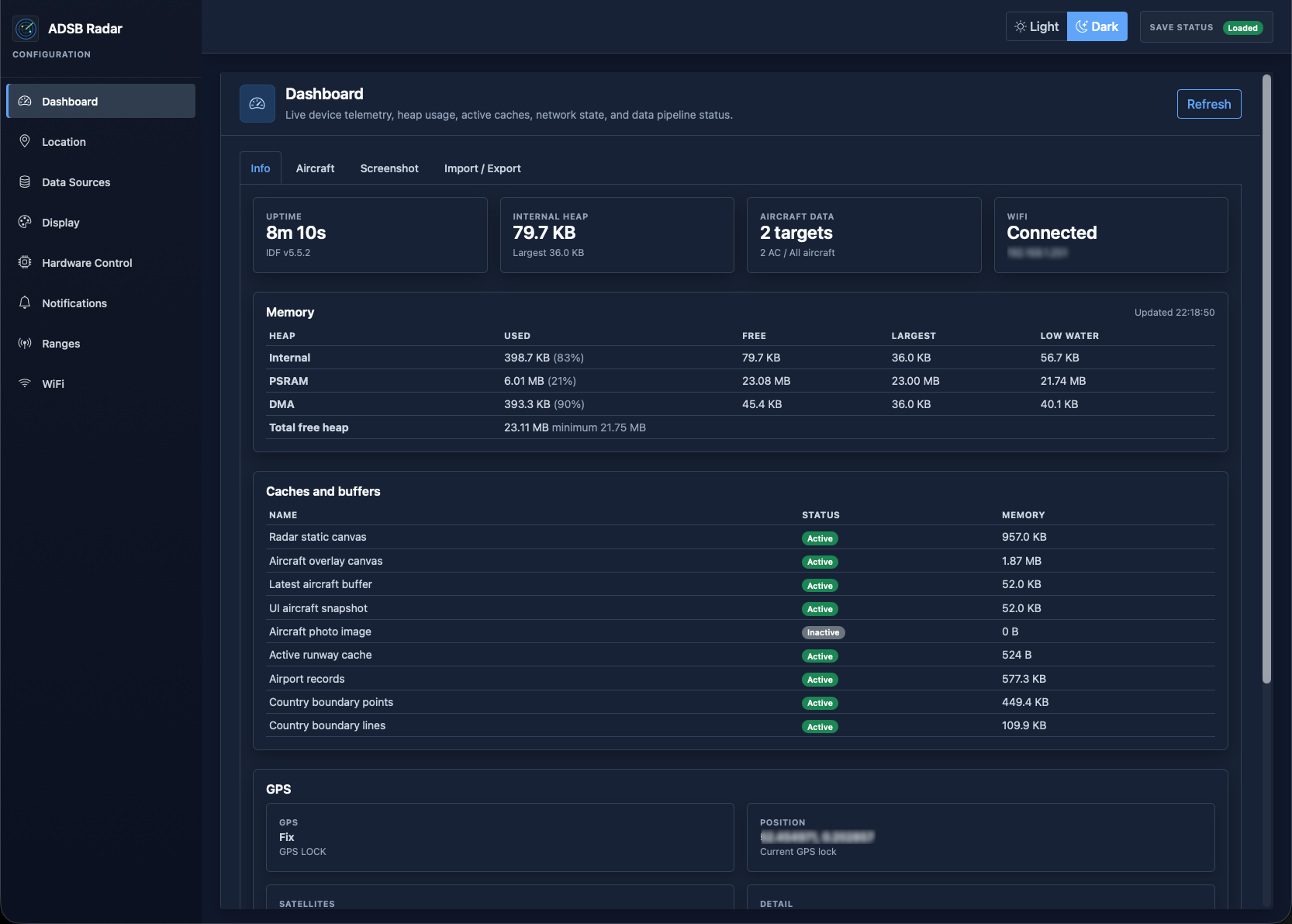 Browser-Dashboard des Flugradars mit Gerätestatus und Speicherdiagnose